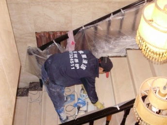 成都愛(ài)星保潔服務(wù)公司 專業(yè)石材翻新打磨，打造光亮如新的潔凈空間